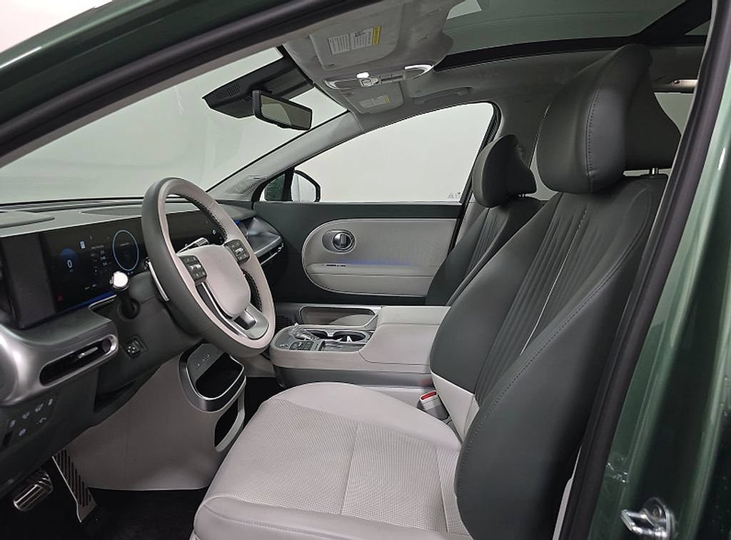 Used 2026 Hyundai Ioniq 9 Calligraphy AWD/4WD image 8