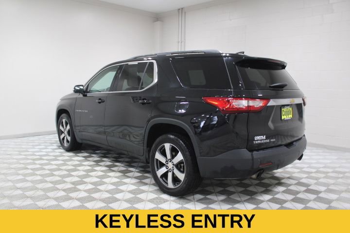 Used 2020 Chevrolet Traverse LT w/ LT Premium Package AWD/4WD image 12