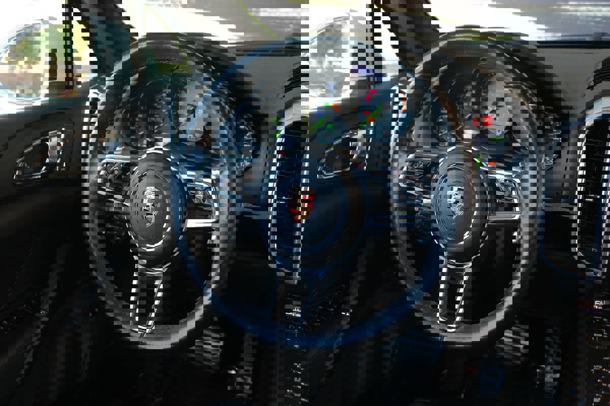 Used 2017 Porsche Cayenne S image 48