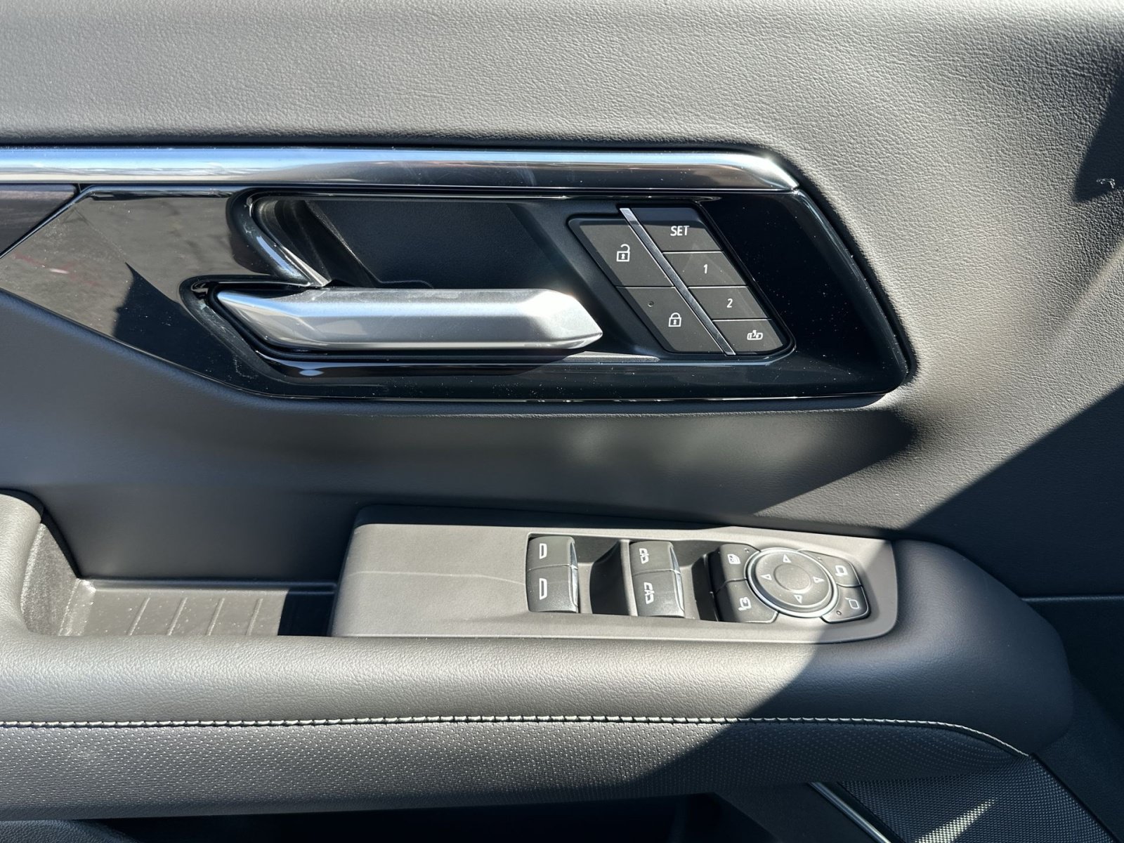 New 2026 Chevrolet Suburban Premier AWD/4WD image 15