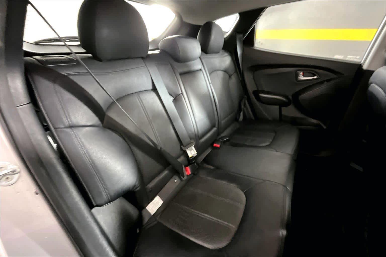 Used 2012 Hyundai Tucson Limited FWD image 19