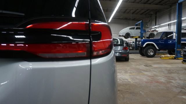 Used 2024 Chrysler Pacifica Touring-L image 82