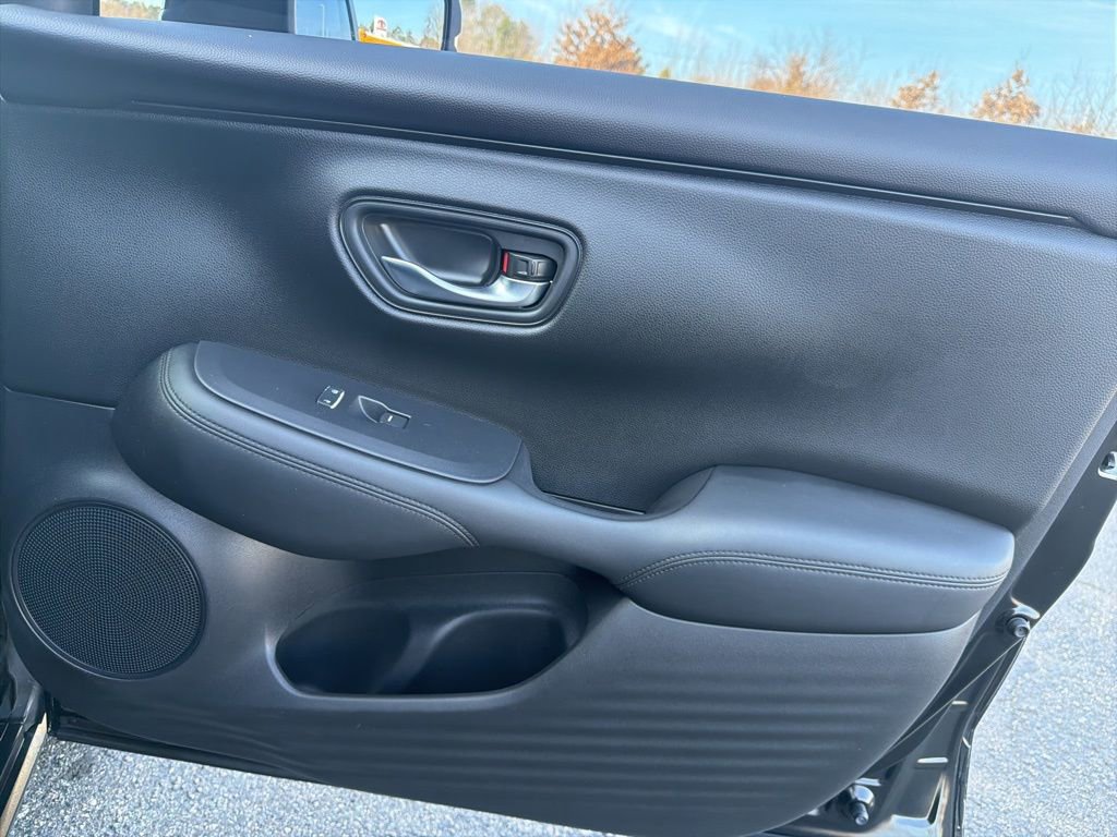 Used 2023 Honda HR-V LX image 23