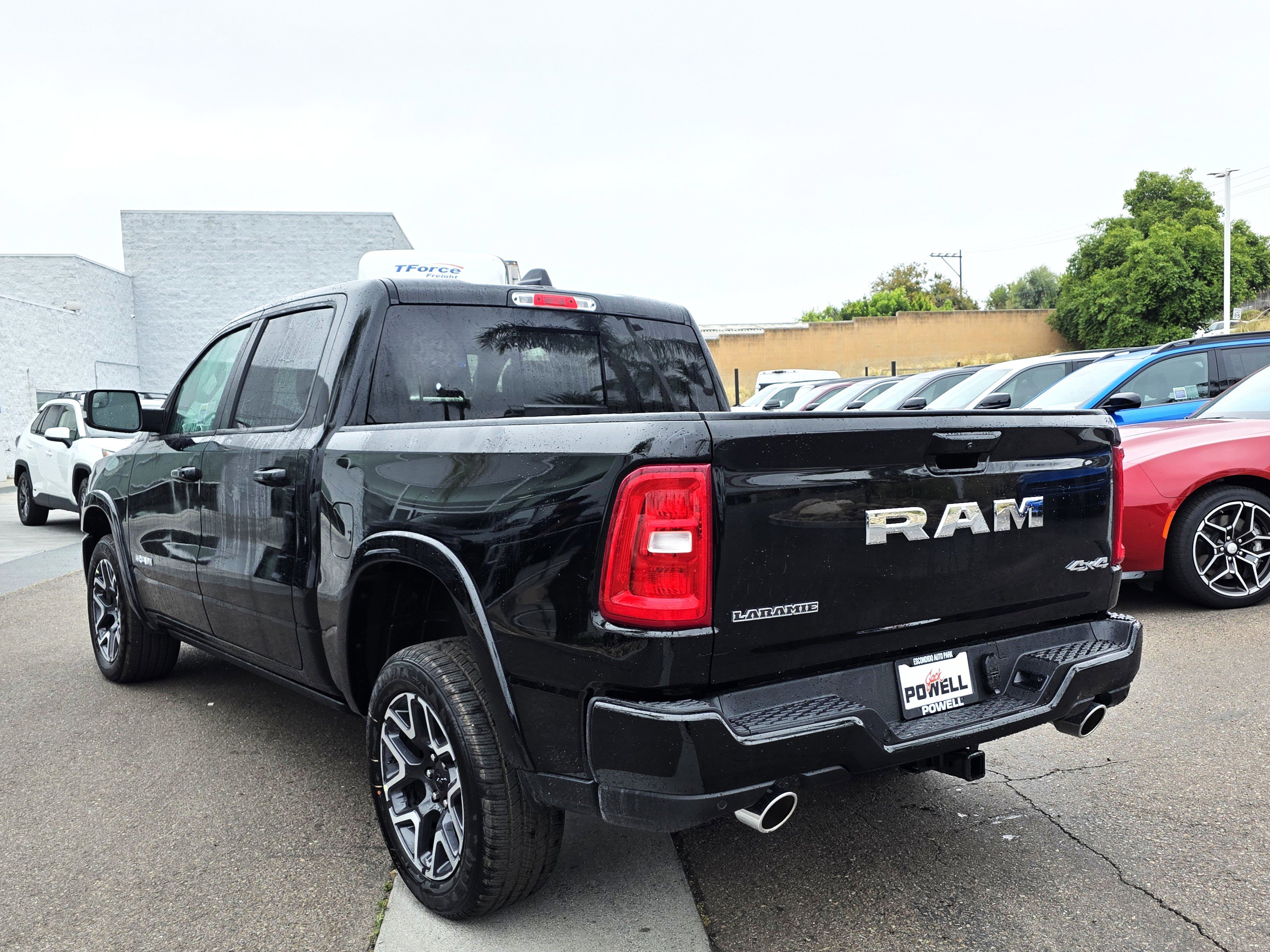 New 2026 RAM 1500 Laramie AWD/4WD image 3