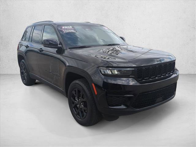 Certified 2025 Jeep Grand Cherokee Altitude AWD/4WD image 3