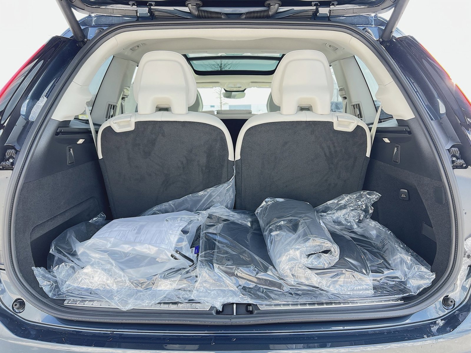 New 2026 Volvo XC90 B6 Ultra w/ Protection Package AWD/4WD image 27