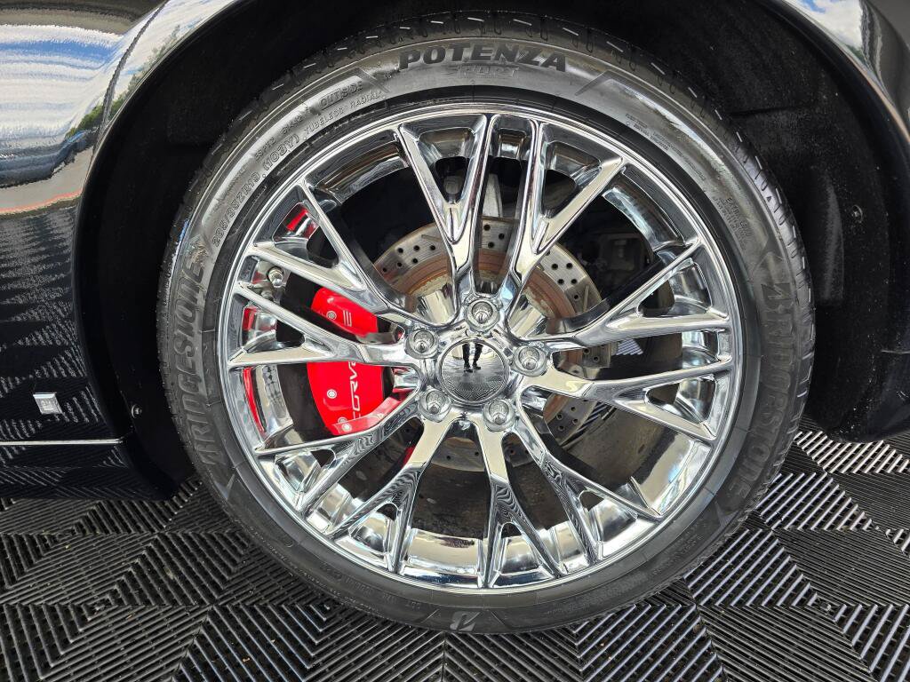 Used 2006 Chevrolet Corvette Coupe w/ Preferred Equipment Group RWD image 16