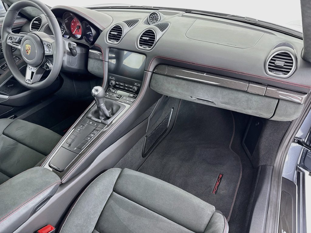 Certified 2025 Porsche 718 Cayman GTS RWD image 27