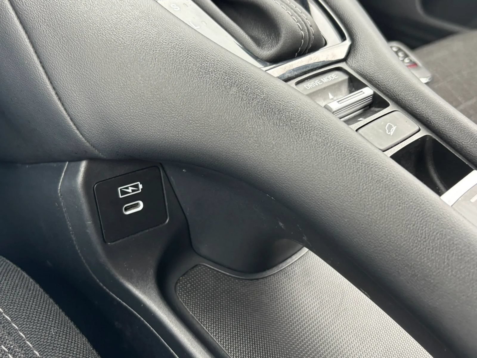 Used 2025 Honda HR-V LX image 51