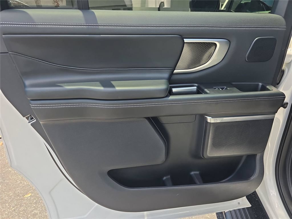 Used 2025 Ford Expedition Max Platinum w/ Stealth Performance Package AWD/4WD image 16