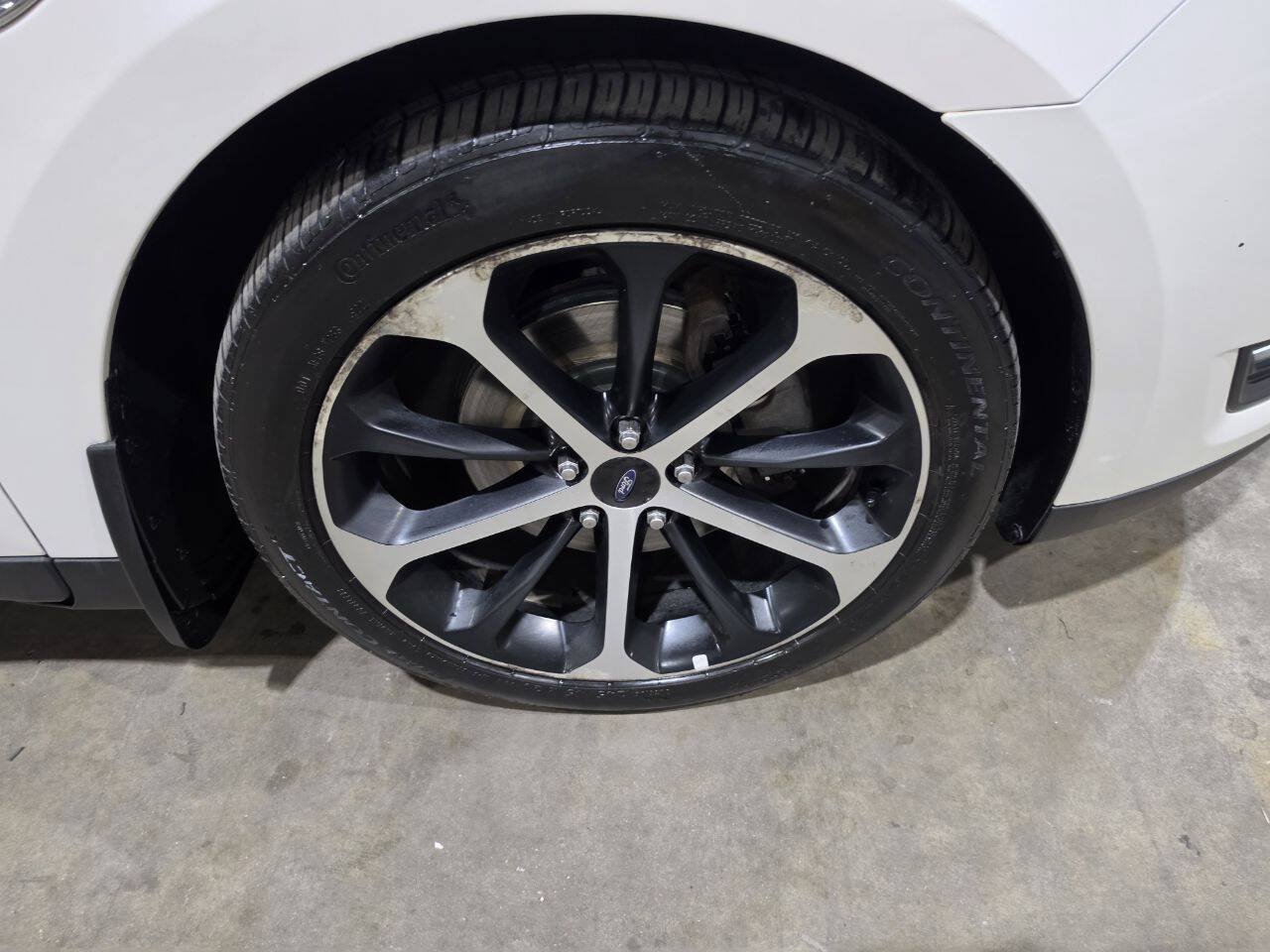 Used 2016 Ford Taurus SEL FWD image 20