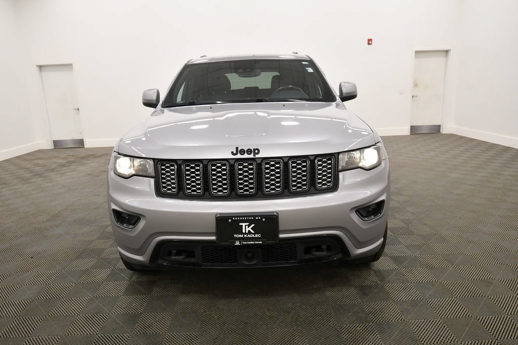 Used 2021 Jeep Grand Cherokee Altitude AWD/4WD image 11