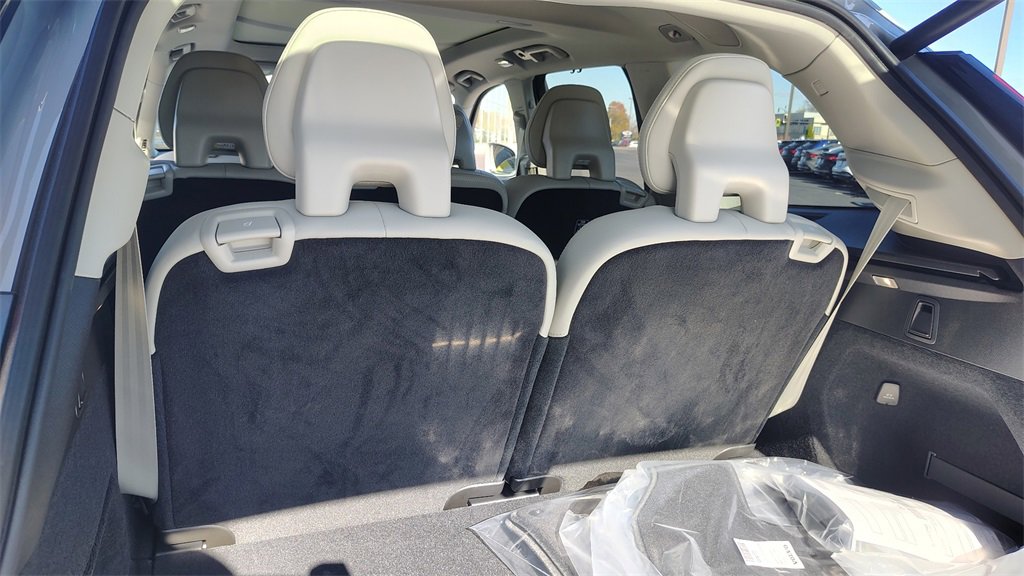 New 2026 Volvo XC90 B6 Ultra image 35