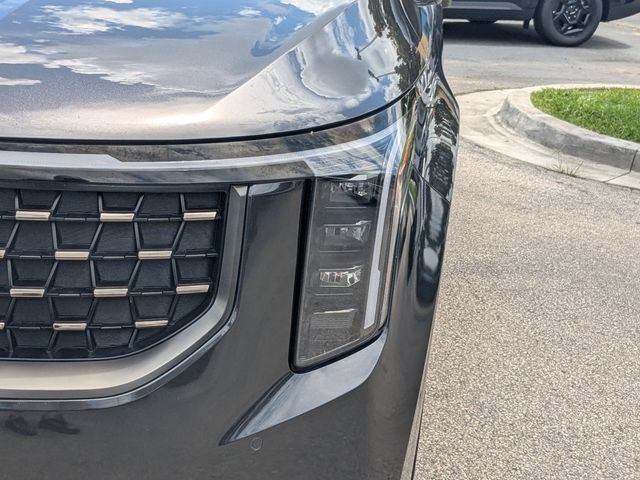 Certified 2026 Kia Carnival SX w/ SX Dark Edition Package FWD image 9