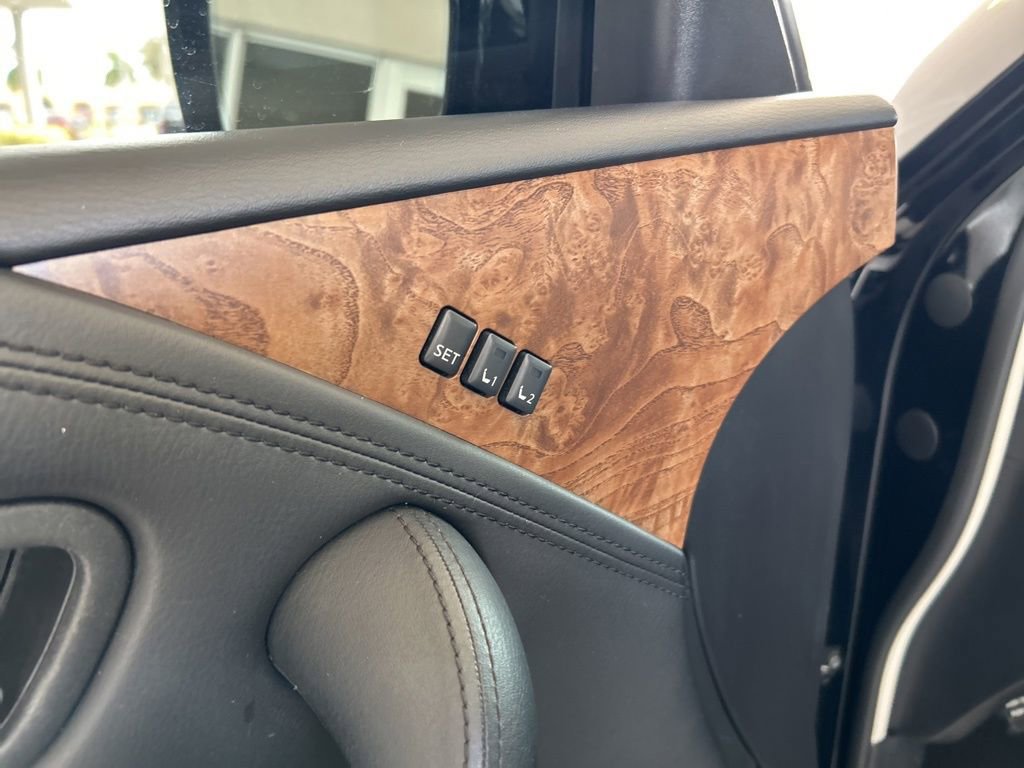 Used 2022 Nissan Armada SL w/ Captain's Chairs Package image 50