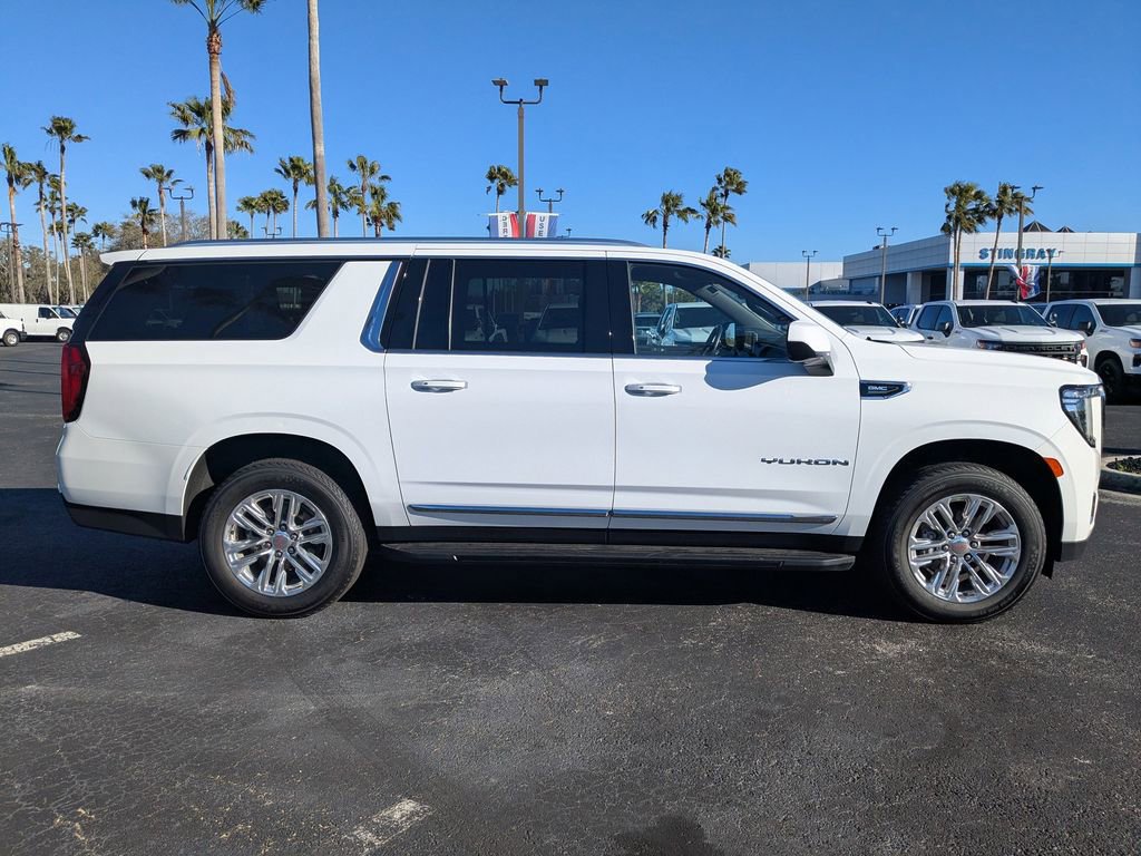 Used 2024 GMC Yukon XL SLT image 3