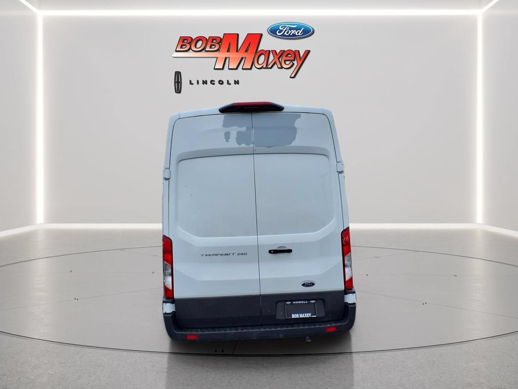 Used 2023 Ford Transit 250 148 High Roof Extended w/ Load Area Protection Package RWD image 6