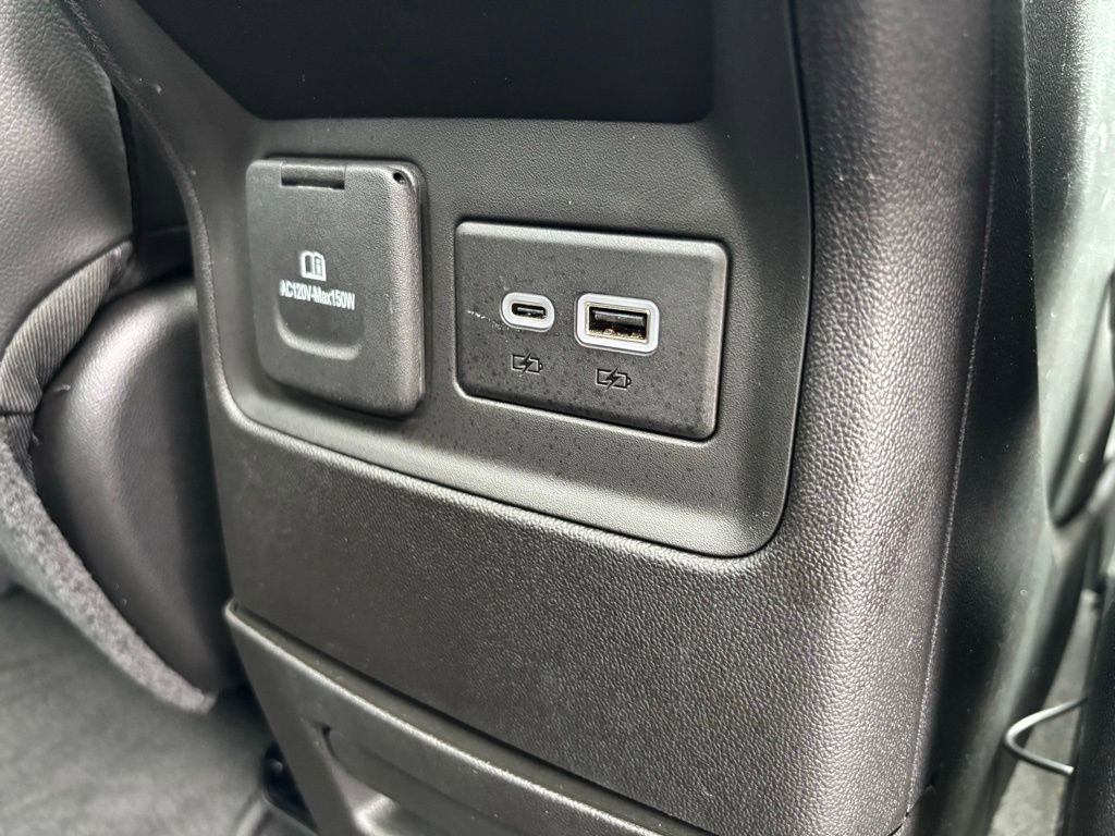 Used 2023 GMC Acadia SLT w/ Preferred Package image 22