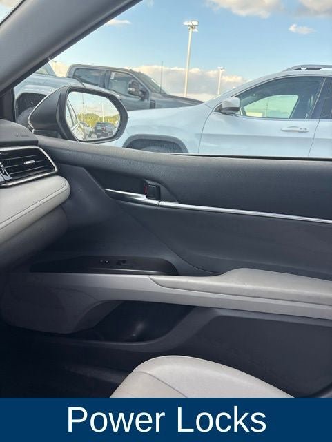 Used 2022 Toyota Camry SE w/ Convenience Package FWD image 16