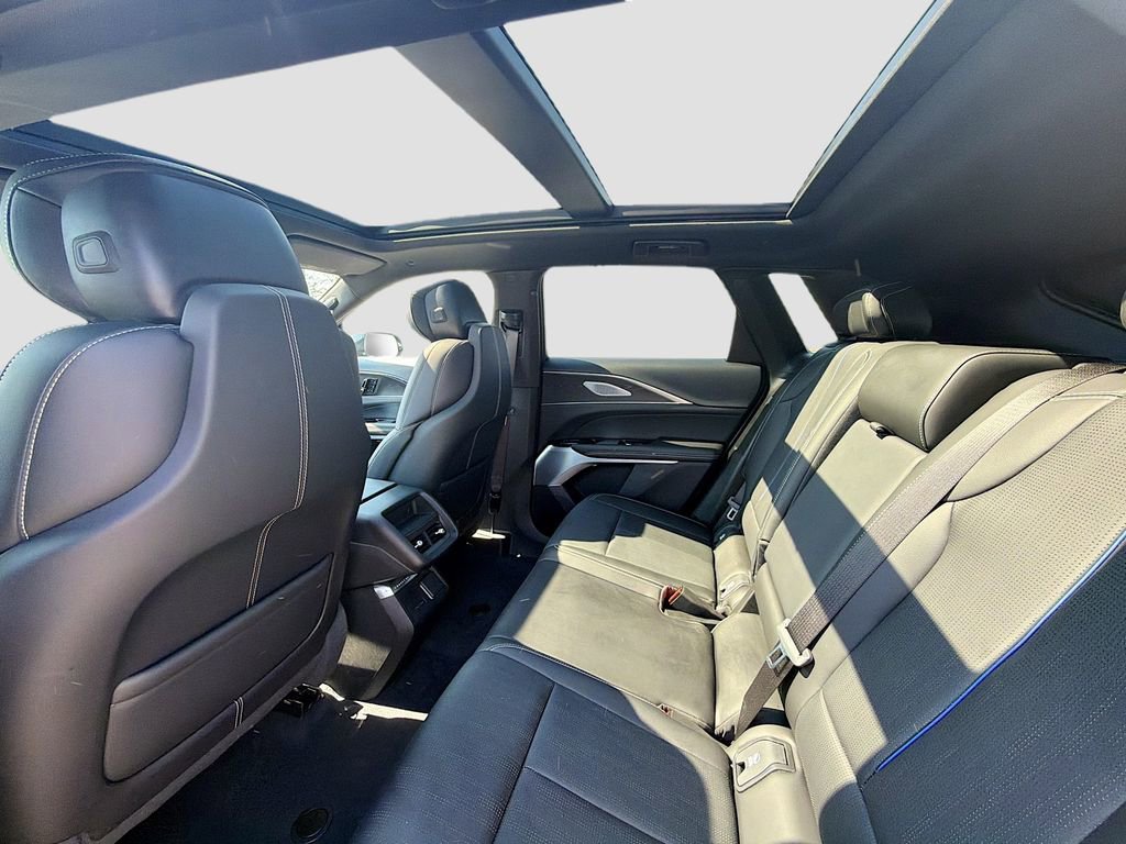 New 2025 Cadillac Lyriq Sport image 25