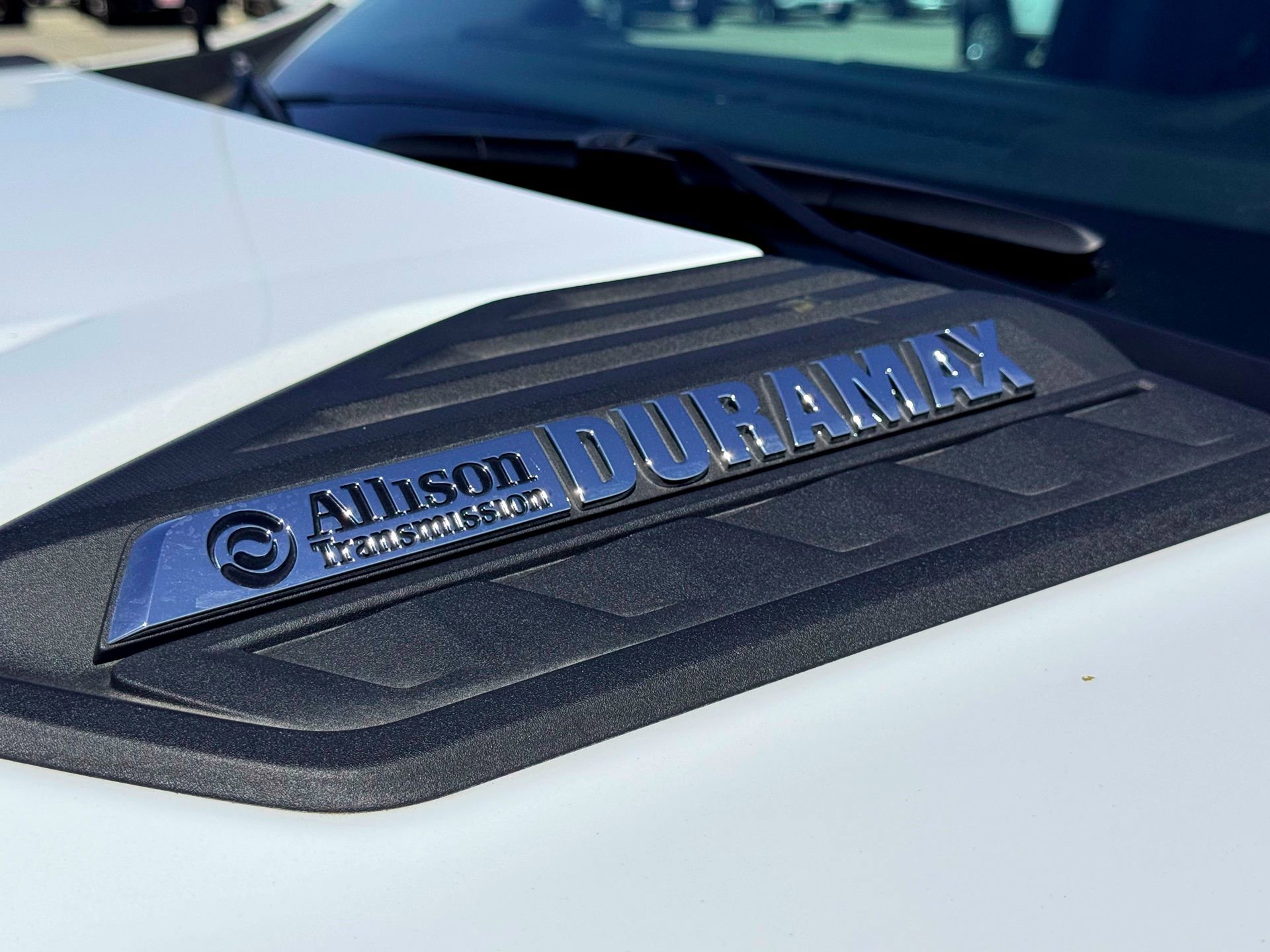 Used 2025 Chevrolet Silverado 2500 LT w/ Convenience Package AWD/4WD image 3