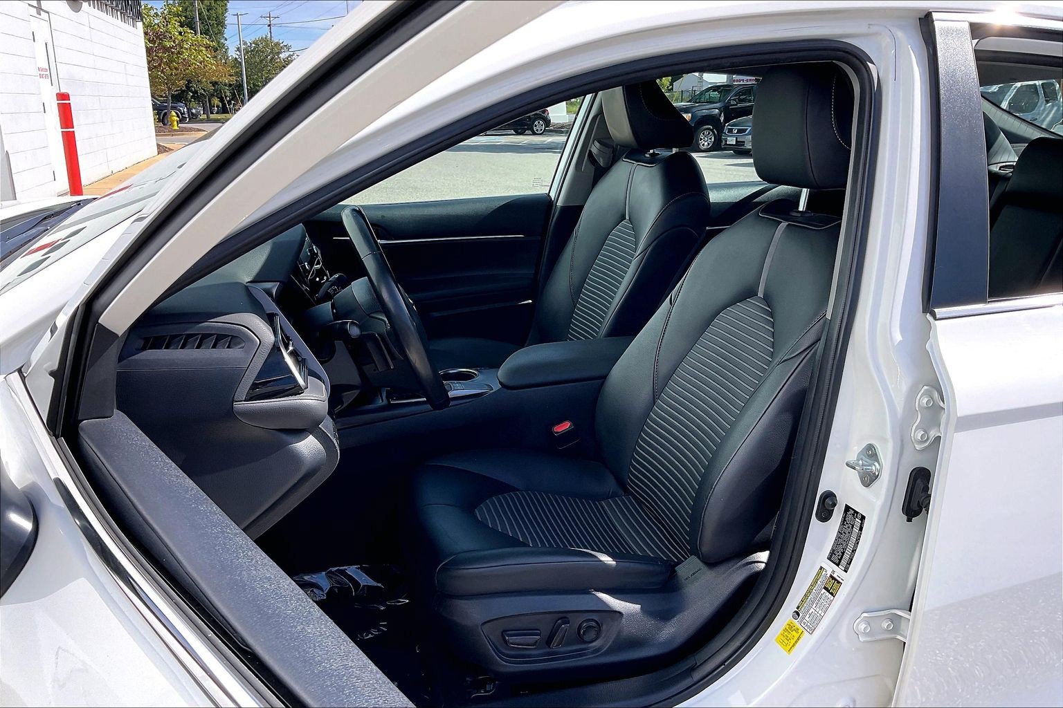 Used 2024 Toyota Camry SE FWD image 29