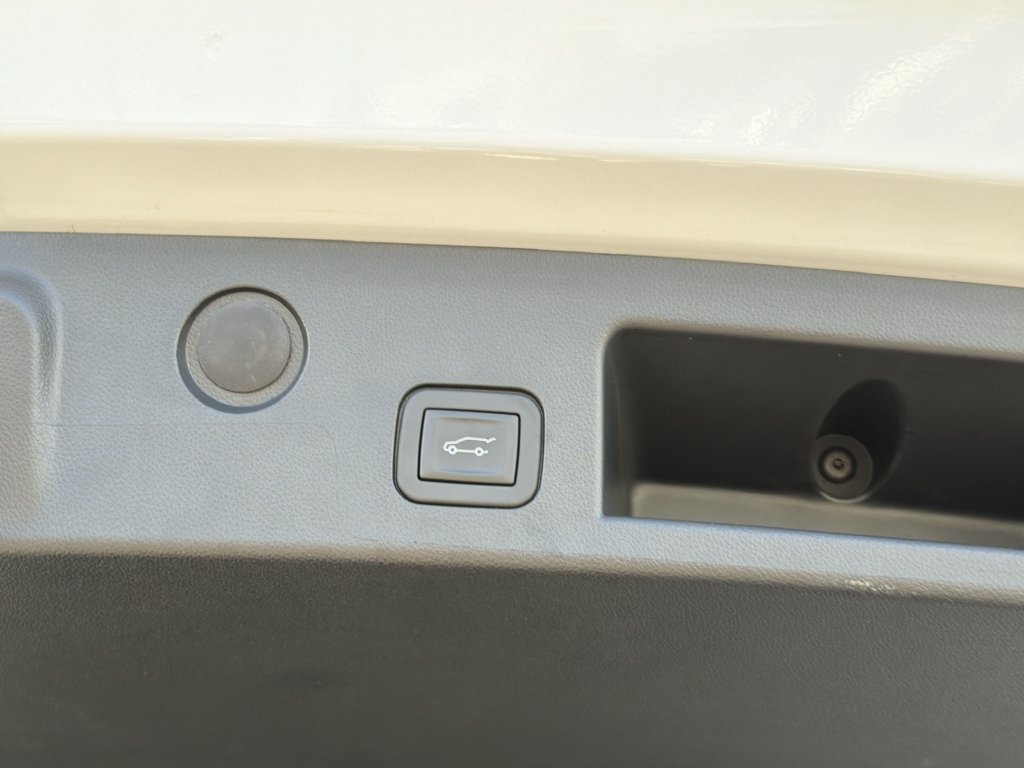 Used 2026 Chevrolet Equinox LT w/ Convenience Package II FWD image 15