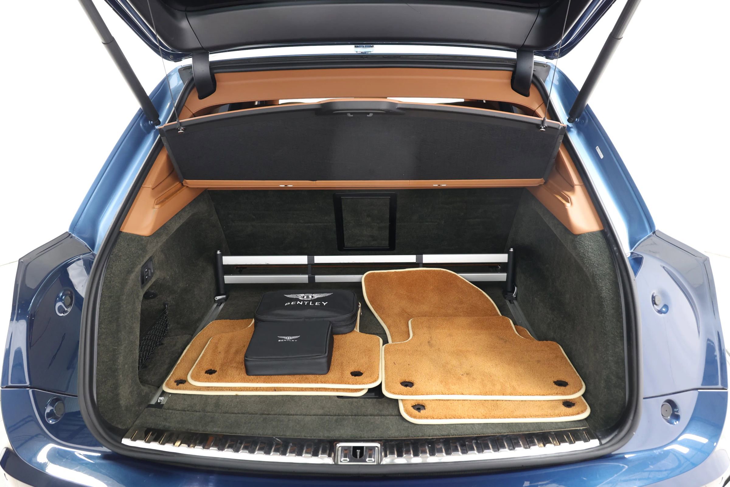 Used 2023 Bentley Bentayga Speed image 81