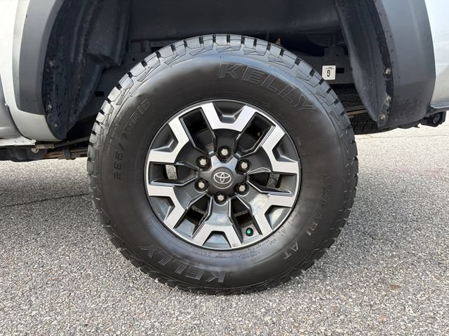 Used 2022 Toyota Tacoma TRD Off-Road w/ Technology Package AWD/4WD image 21