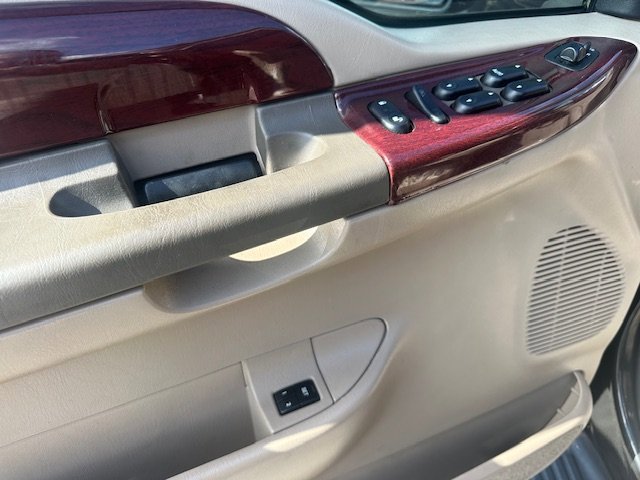 Used 2004 Ford Excursion Limited image 11