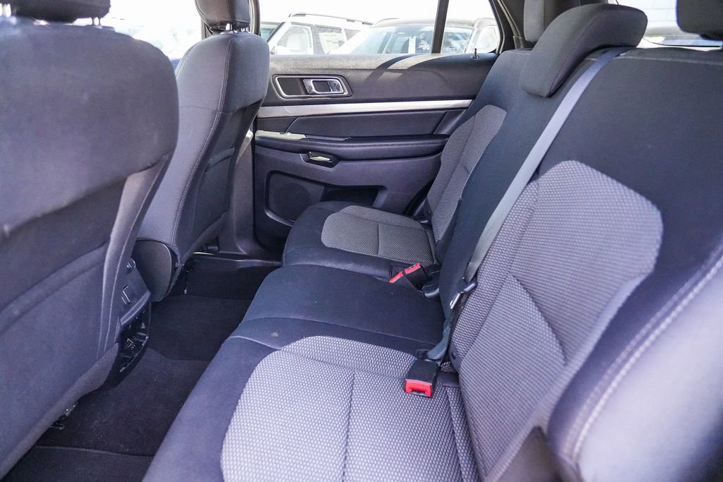 Used 2019 Ford Explorer XLT AWD/4WD image 18