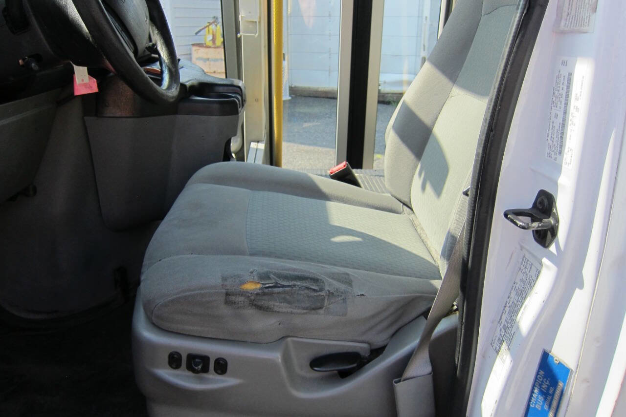 Used 2014 Ford E-450 and Econoline 450 Super Duty w/ Shuttle Bus Prep Package image 15
