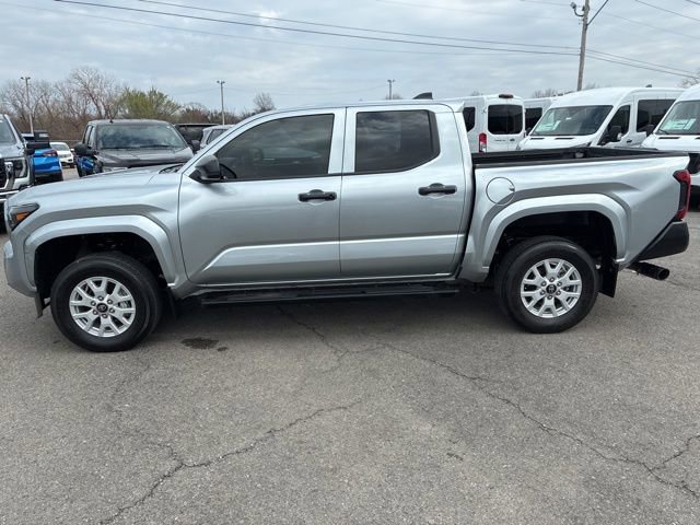 Used 2024 Toyota Tacoma SR image 2