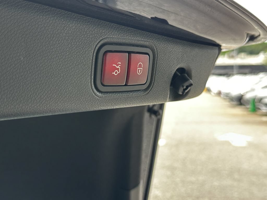 Certified 2022 Mercedes-Benz E 350 4MATIC Sedan image 21