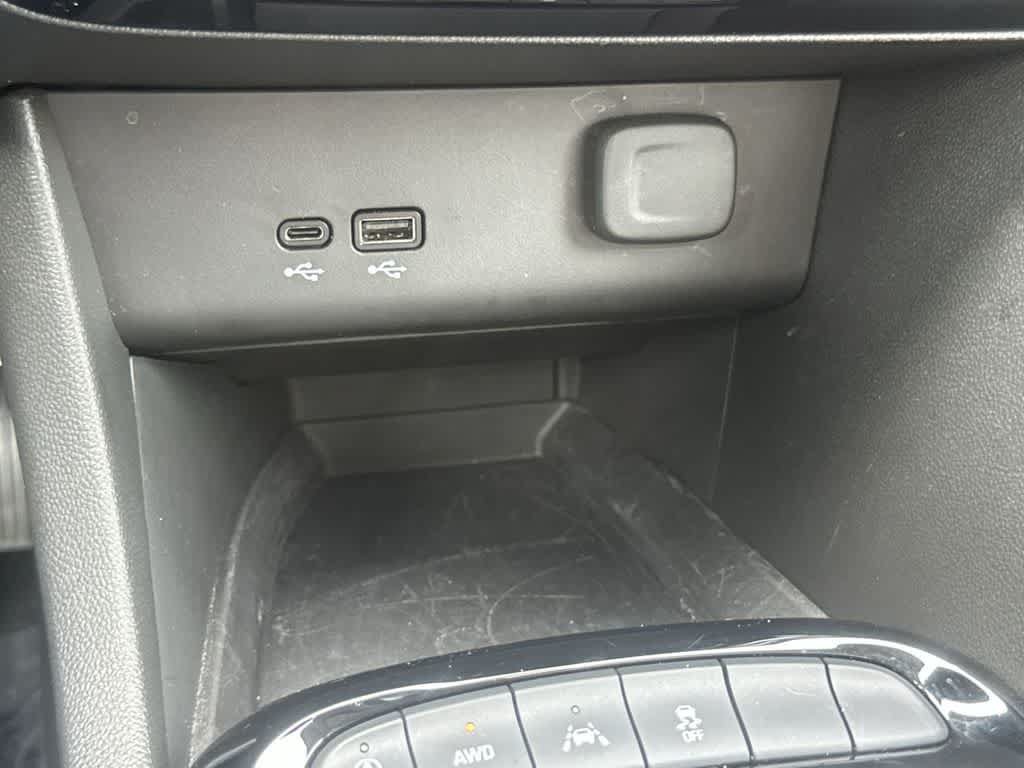 Used 2024 Buick Encore GX Avenir AWD/4WD image 22