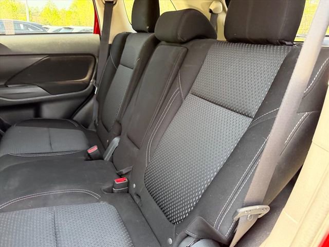 Used 2020 Mitsubishi Outlander AWD image 11