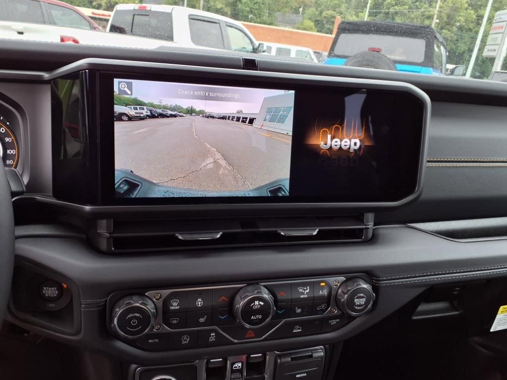 New 2025 Jeep Gladiator Sport image 15