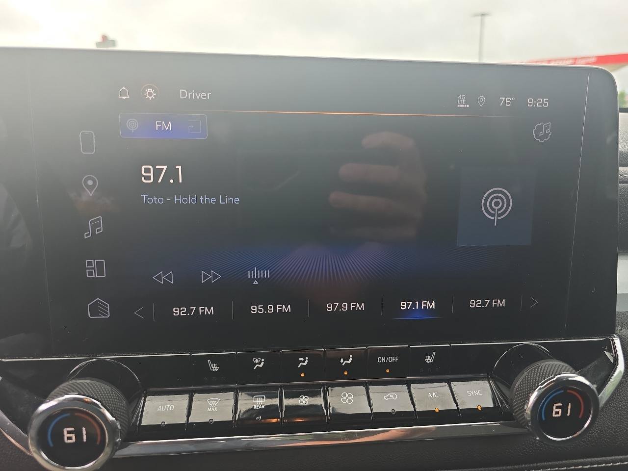 Used 2023 Chevrolet Colorado LT w/ LT Convenience Package II AWD/4WD image 29