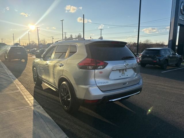 Used 2017 Nissan Rogue SV FWD image 6