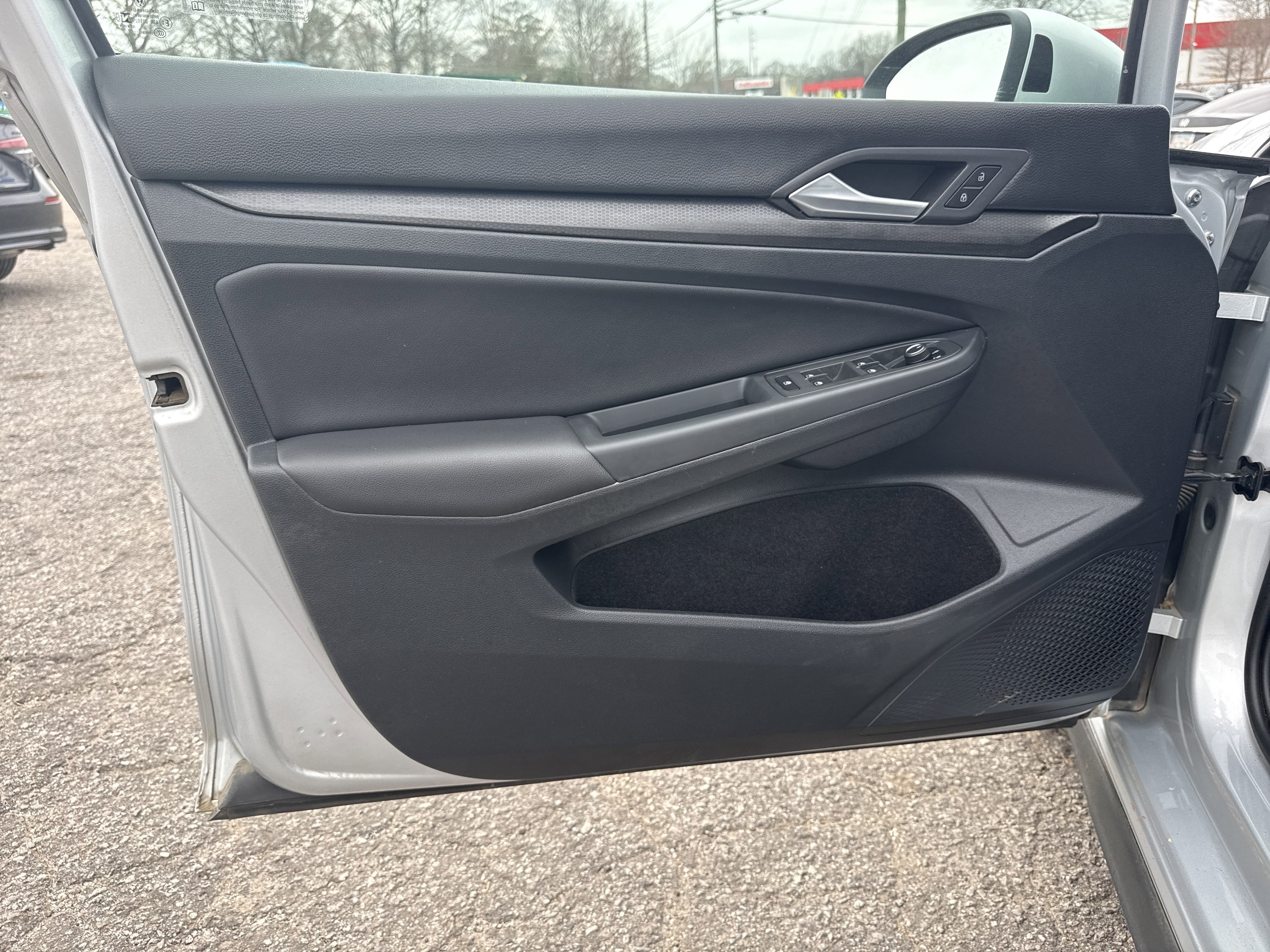 Used 2022 Volkswagen GTI SE image 16