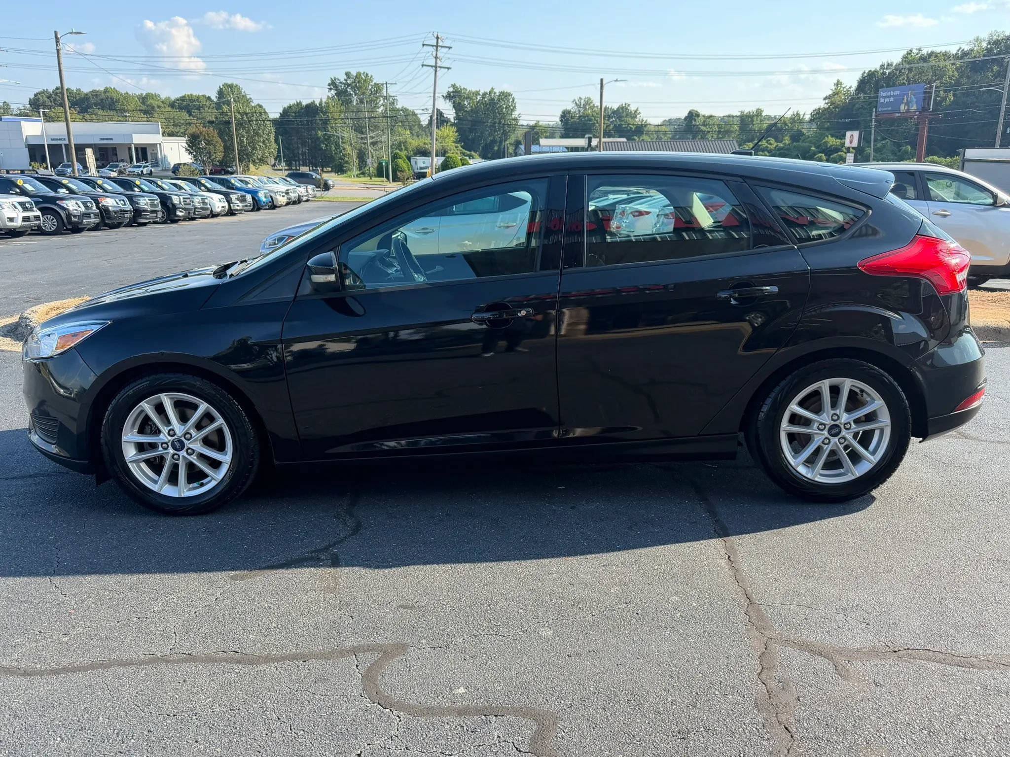 Used 2016 Ford Focus SE FWD image 4