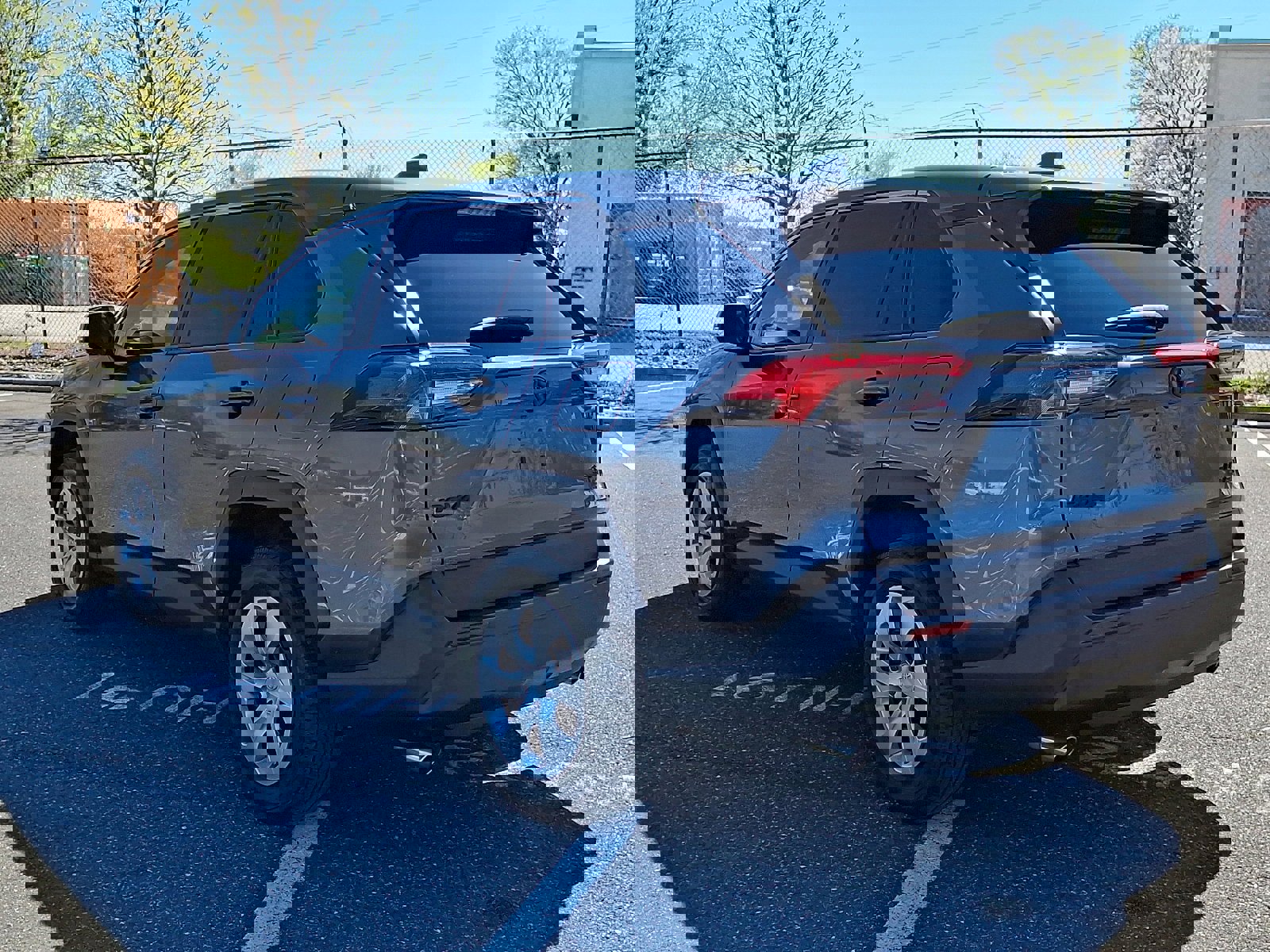 Used 2022 Toyota RAV4 LE image 4