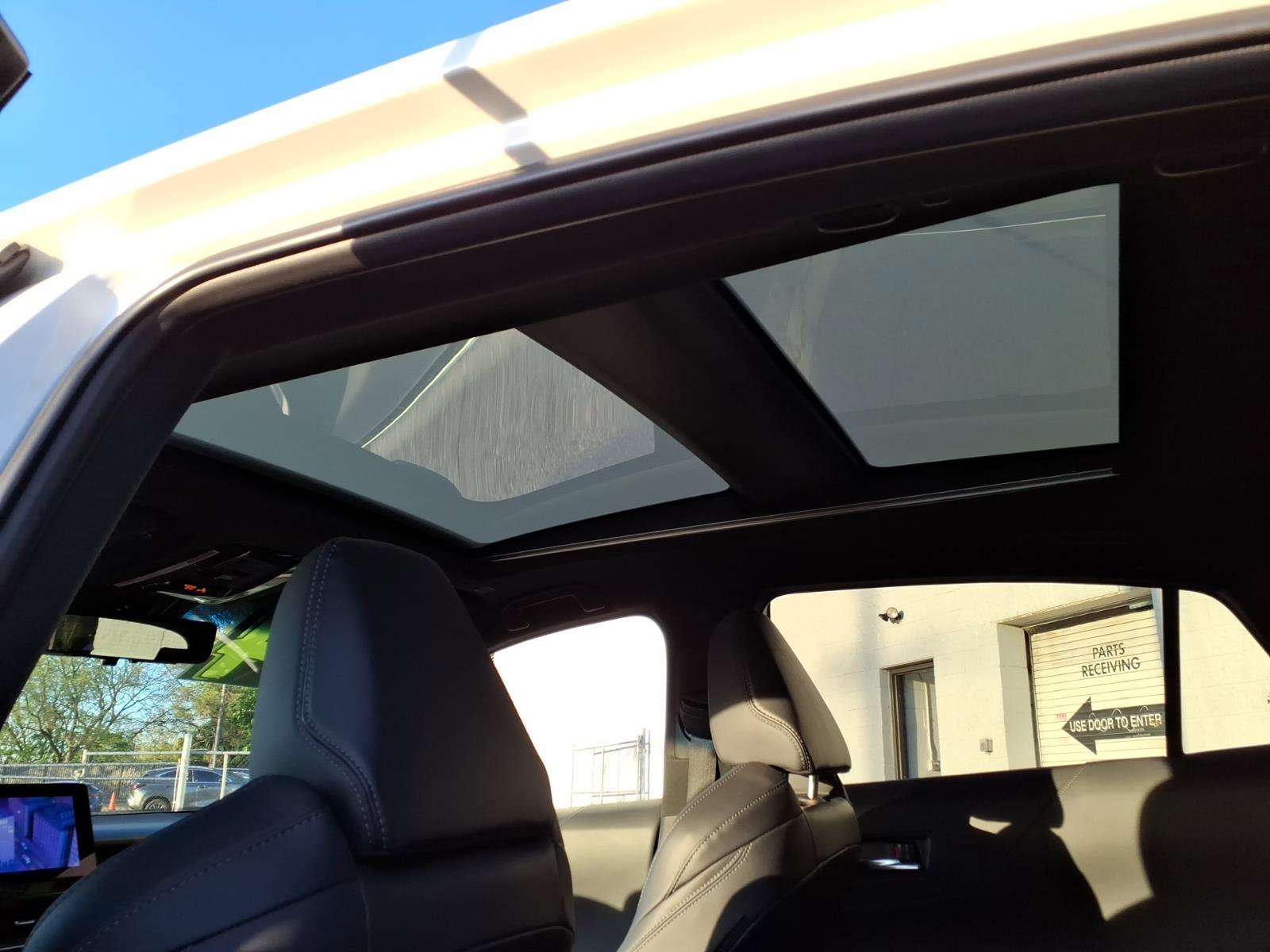 Used 2024 Toyota Venza Limited AWD/4WD image 11