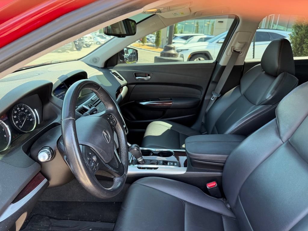 Used 2017 Acura TLX FWD image 5