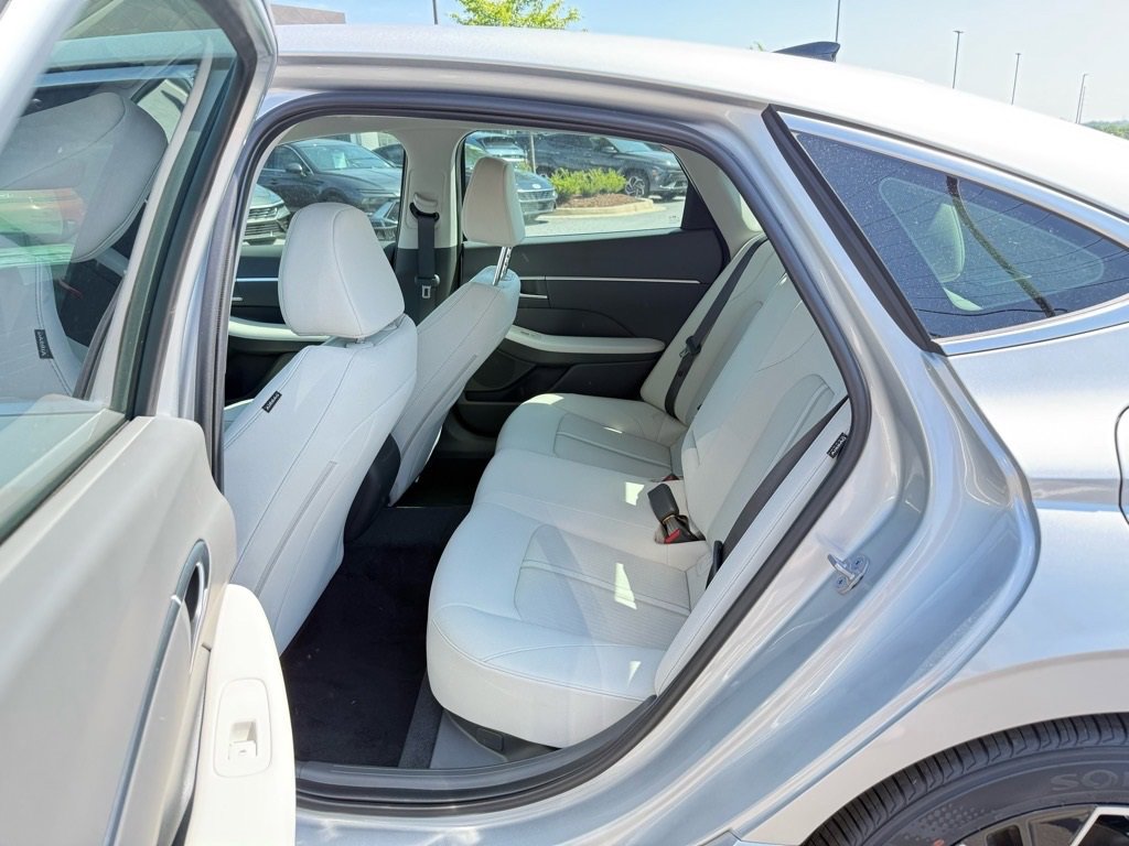 Certified 2025 Hyundai Sonata SEL image 11