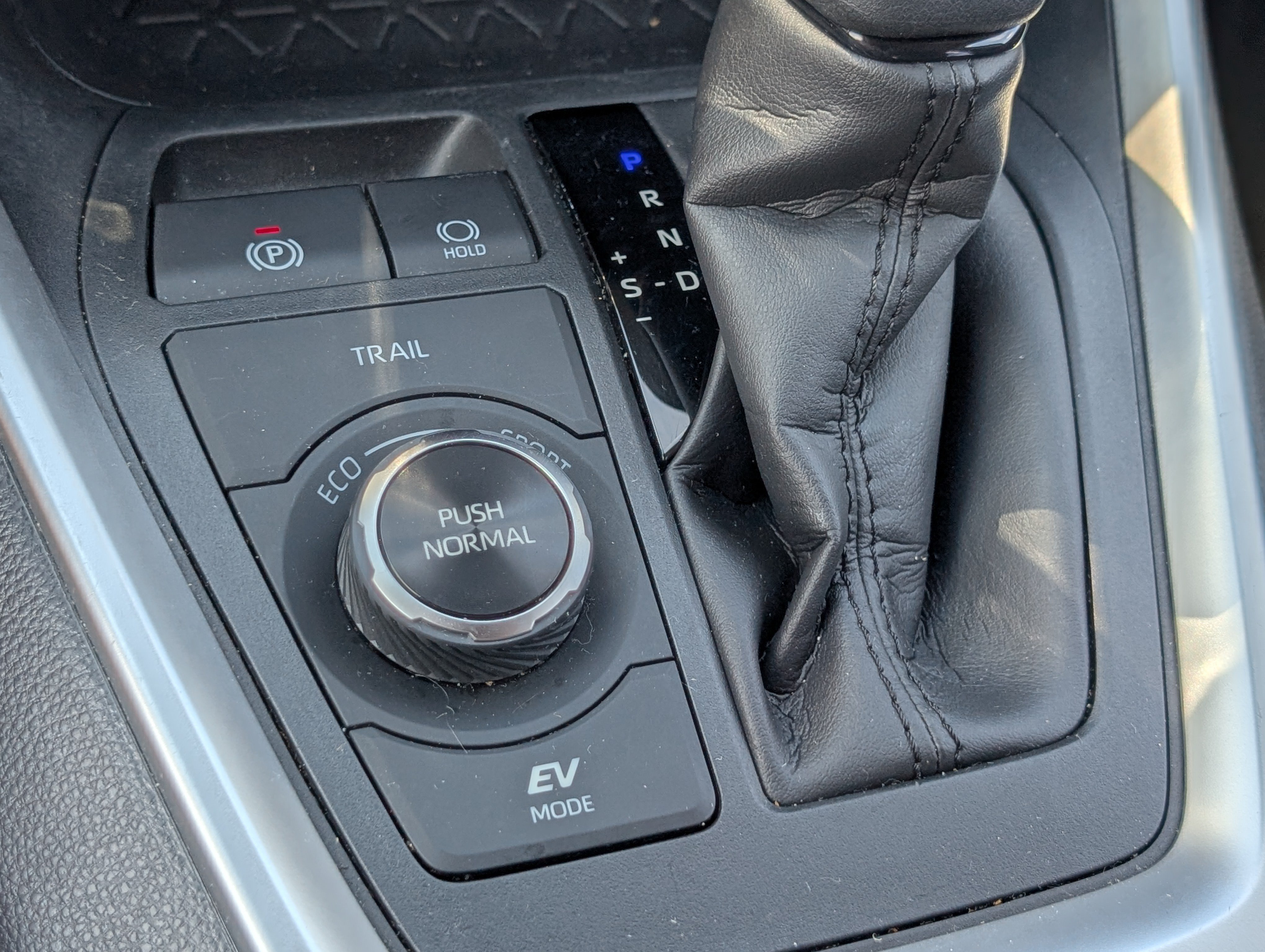 Used 2023 Toyota RAV4 XLE w/ Convenience Package AWD/4WD image 25