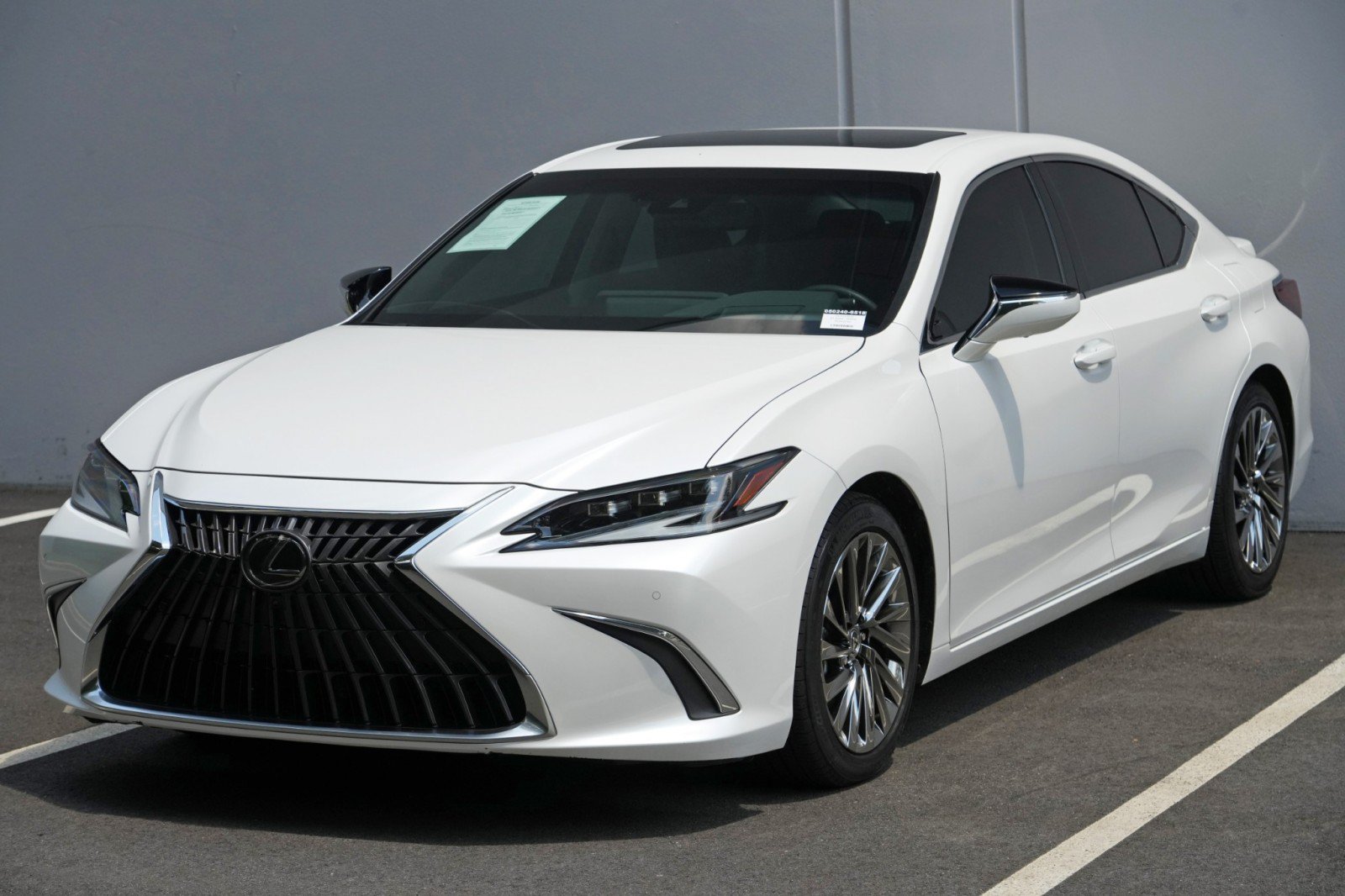 Used 2024 Lexus ES 300h w/ Accessory Package (Z2) FWD image 52