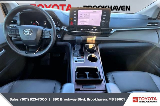 Used 2023 Toyota Sienna LE image 13