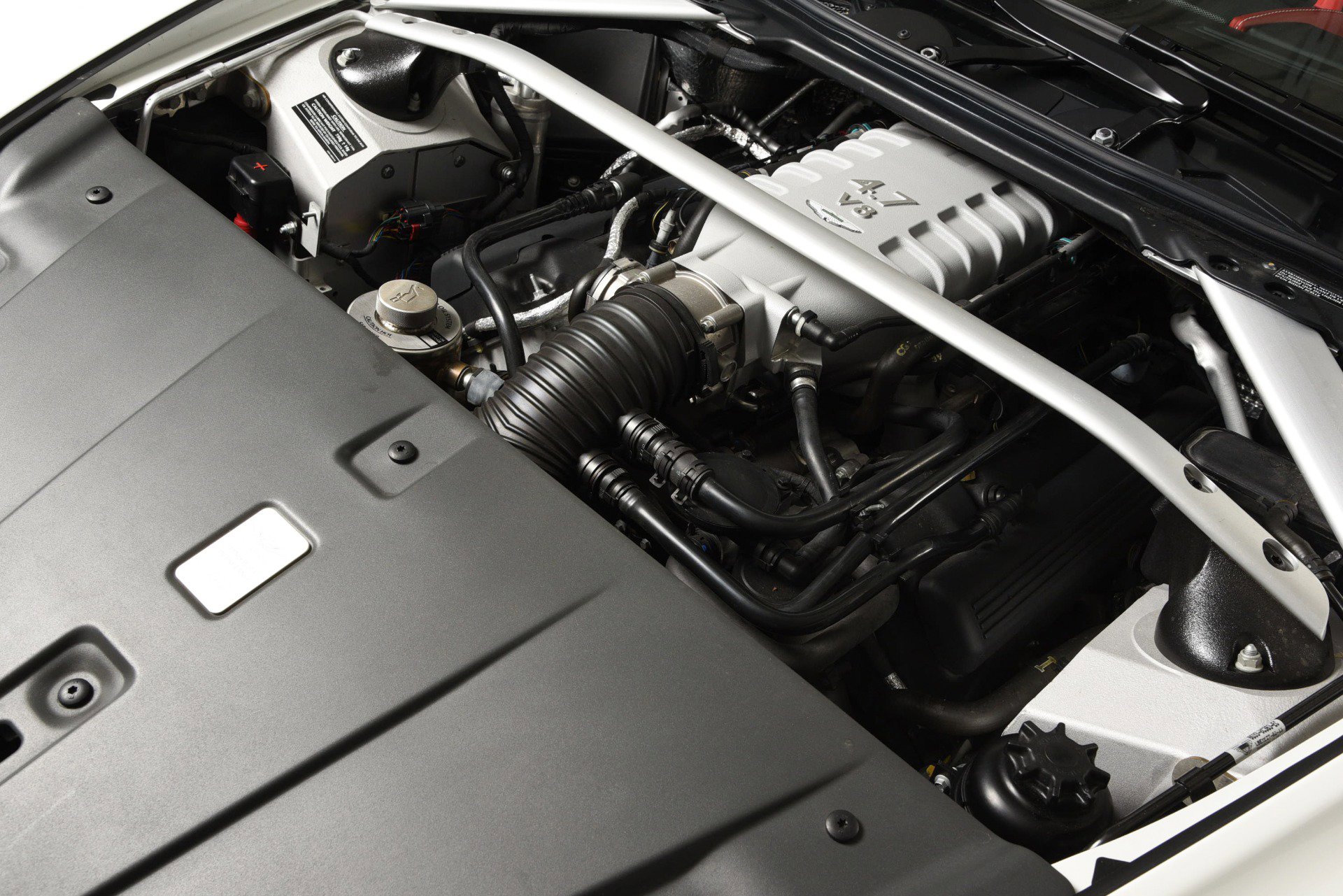 Used 2013 Aston Martin V8 Vantage Coupe image 34