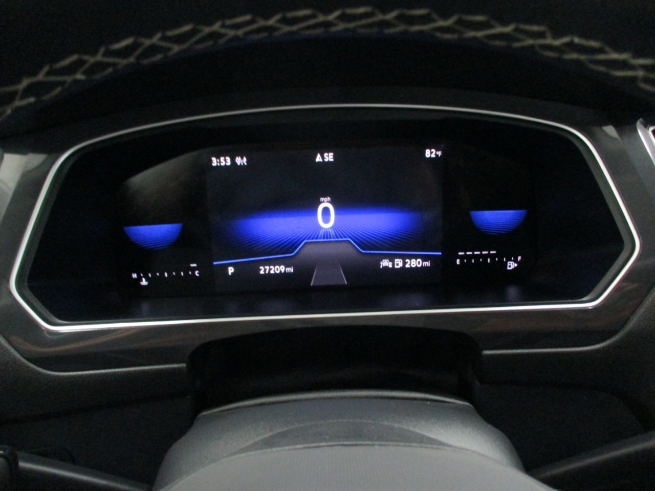 Used 2024 Volkswagen Tiguan SE image 19